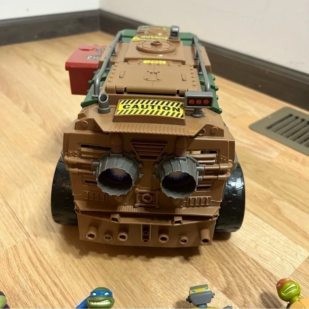 Teenage Mutant Ninja Turtles Shellraiser Vehicle W/ Action Figure Lot Kids Toy